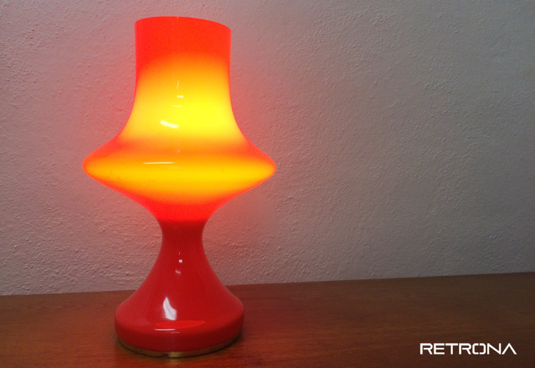 Stolní lampa – návrh Štěpán Tabery – RETRONA